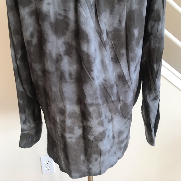 NWT Rails Hillary Tie Dye Long Sleeve Surplice Crossover Blouse Slate Gray Sze M - Picture 12 of 16